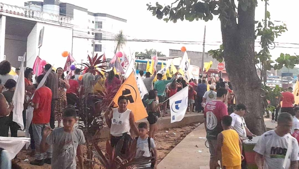 Esquenta da convenção de Marcus e Marfisa reúne militância na Praça do Juventus