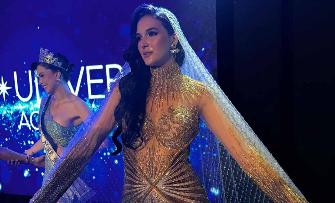 Candidata do Miss Acre homenageia prefeita de Tarauacá com véu de Nossa Senhora Aparecida