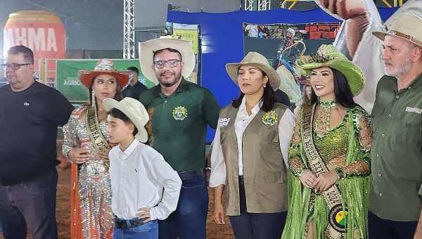 Abertura do rodeio marca primeira noite da Expoacre 2024