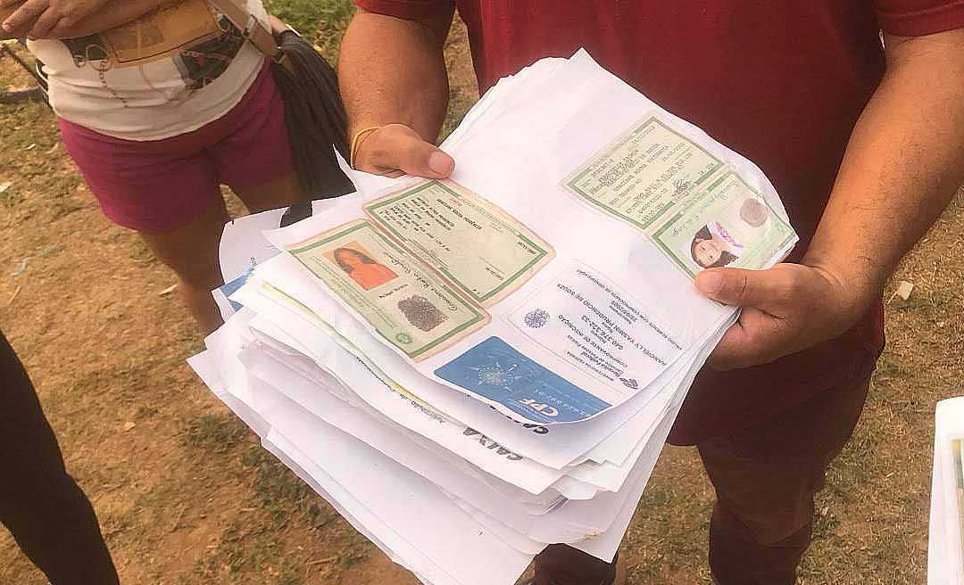 Documentos de cadastro do Caixa Tem são encontrados no lixo em Boca do Acre