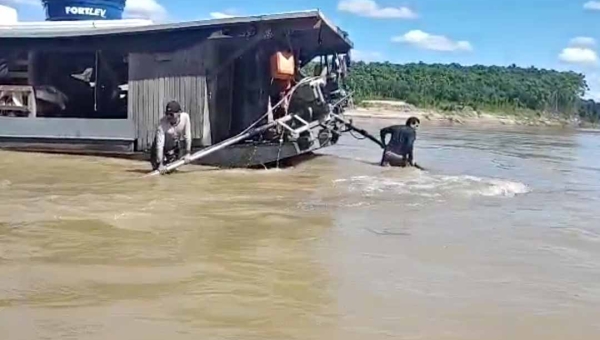 Com a bacia do Purus seca, falta água até para beber em Santa Rosa do Purus