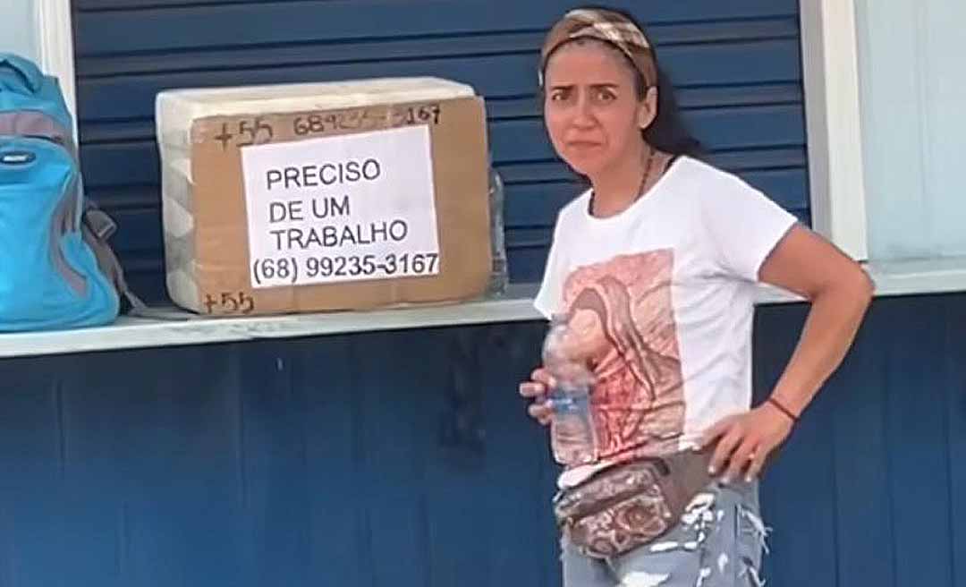 Mulher que vende água próximo à praça do Juventus, no Bosque, pede ajuda para conseguir trabalho