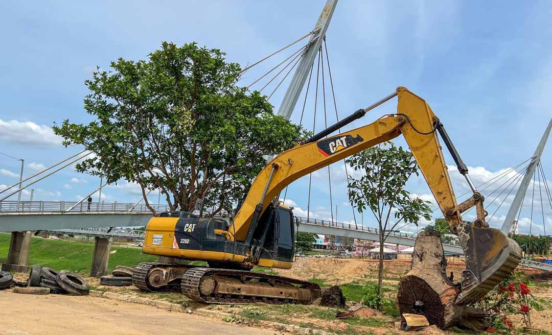Mais de 600 toneladas de entulhos e 800 pneus foram retirados do rio Acre em ação de limpeza em uma semana