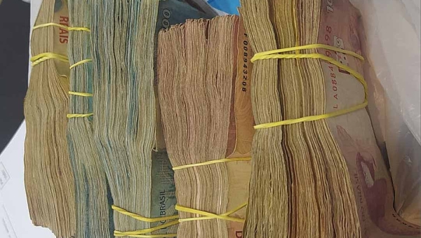 Polícia Federal no Acre apreende com empresário mais de R$ 46 mil que seriam utilizados para compra de votos