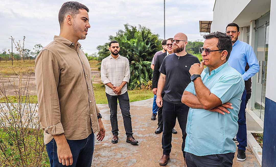 Acompanhado do secretário Ítalo, Gonzaga visita obras da ZPE que vão agilizar exportação no Acre