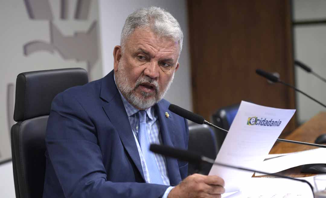 Petecão defende ampliação de atendimento pelo SUS a mulheres na menopausa