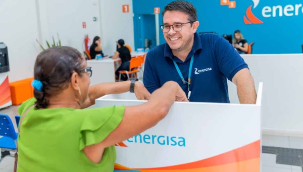 Energisa já realizou a substituição de 19 mil lâmpadas e quase 600 geladeiras no Acre; saiba como ser beneficiado