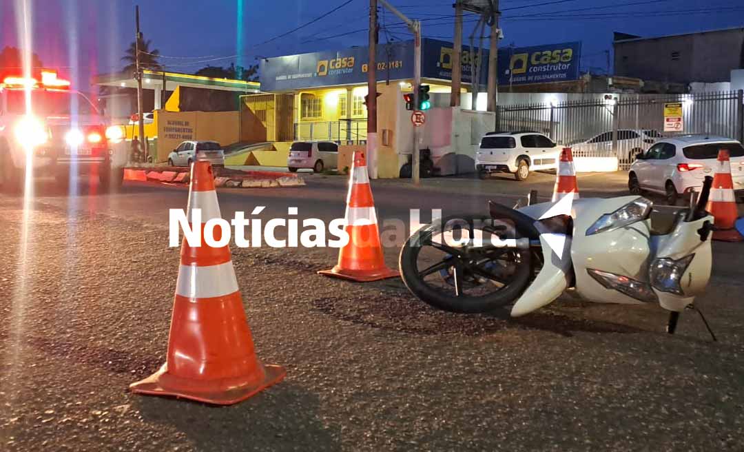 Na Capital, carro avança sinal vermelho e deixa motociclista ferido com fratura exposta
