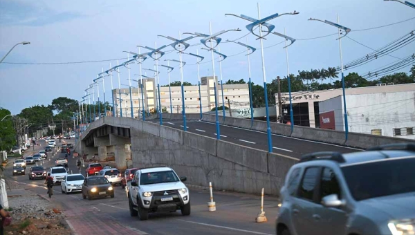 “Depende da empresa”, diz Bocalom sobre entrega do elevado da Dias Martins