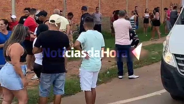 Mulher é assasinada no bairro Alto Alegre, em Rio Branco, com oito facadas pelo ex-companheiro
