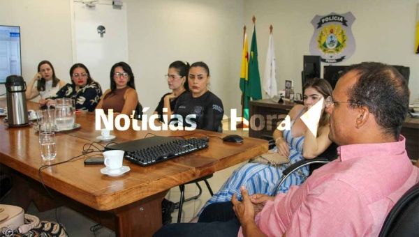Em reunião com o presidente do Iapen, servidoras denunciam crise no presídio feminino e pedem socorro