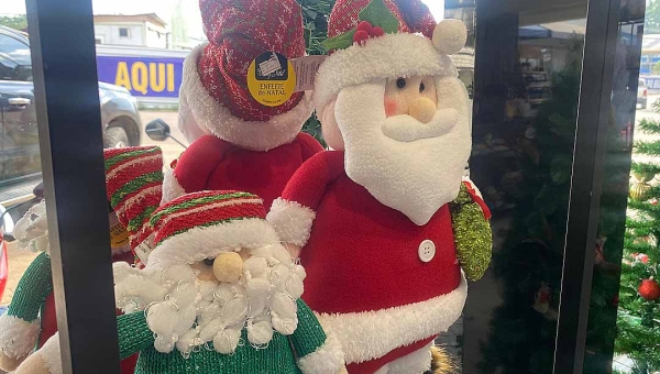 Comércio de Rio Branco se prepara para vendas de fim de ano; artigos natalinos já enfeitam lojas da Capital