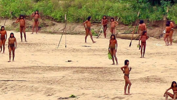 Indígenas Mashco Piro e Manchineri enfrentam risco de conflito na fronteira entre Brasil e Peru