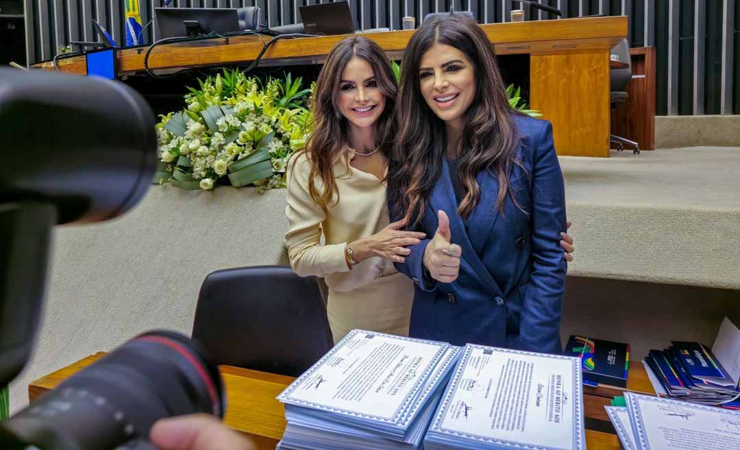Com homenagem ao médico acreano Enéas Carneiro, Antônia Lúcia destaca trabalho de médicos brasileiros