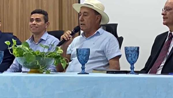 Bocalom celebra PL que proíbe participação de crianças na Parada LGBTQIA+ parabenizando vereador: “Você é um verdadeiro conservador!”