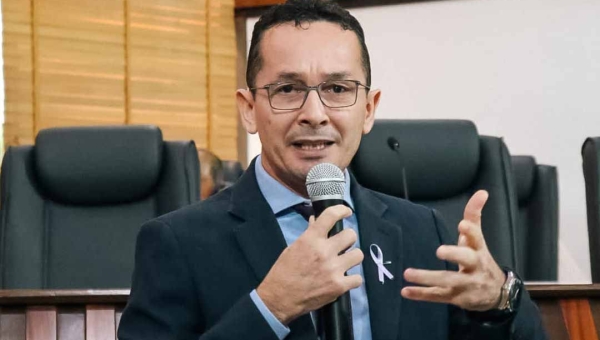 Adailton Cruz denuncia demissão de mais de 60 vigilantes pela Prefeitura de Rio Branco