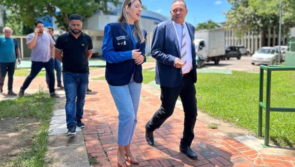 Deputado Manoel Moraes cumpre agenda institucional na Fundhacre e reafirma compromisso com os serviços assistenciais