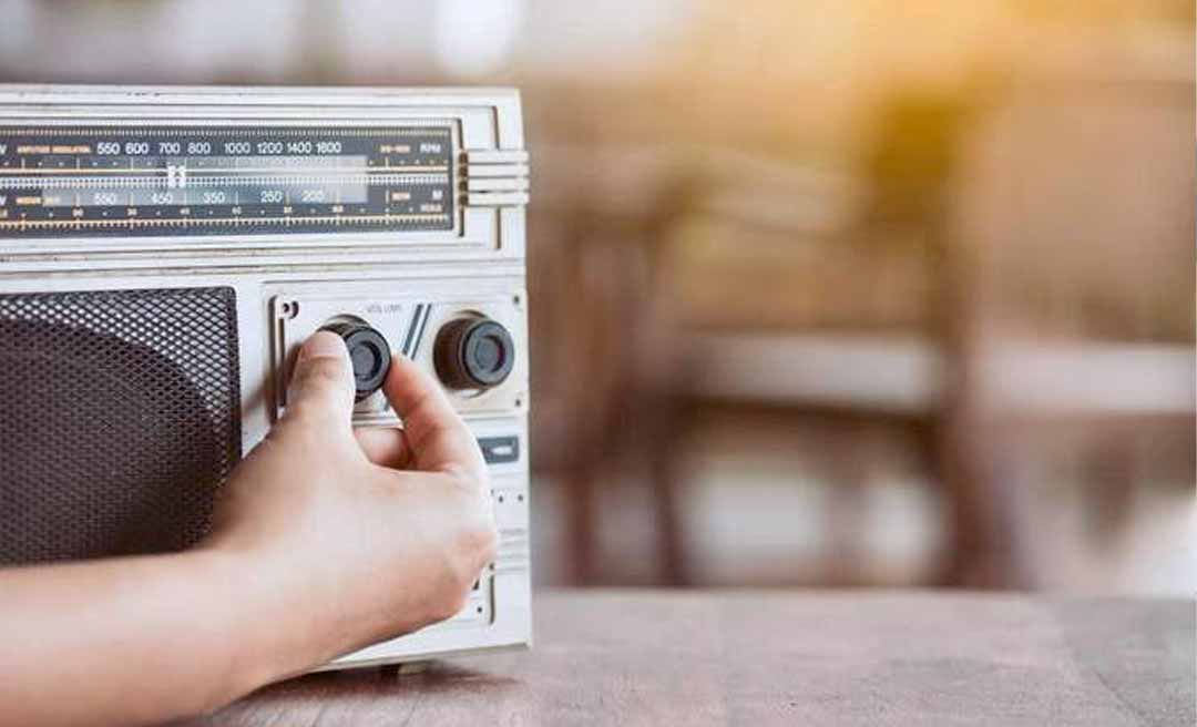 Rádio mantém relevância no Brasil, com 79% da população conectada ao meio de Comunicação