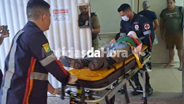 Idoso é atropelado na estrada de Porto Acre durante forte chuva; vítima sofreu um corte na cabeça