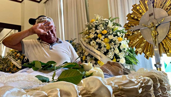 “É um dos dias mais tristes da minha vida”, desabafa seu Dimas Silva de Araújo, um dos eleitores de Flaviano Melo, o “Velho Lobo”