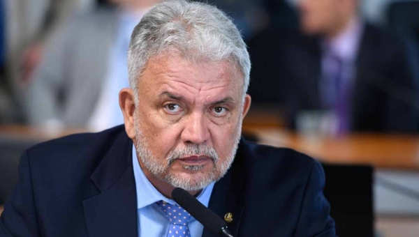 Petecão convida ministro da Justiça para discutir segurança pública e aprova projetos de combate à violência