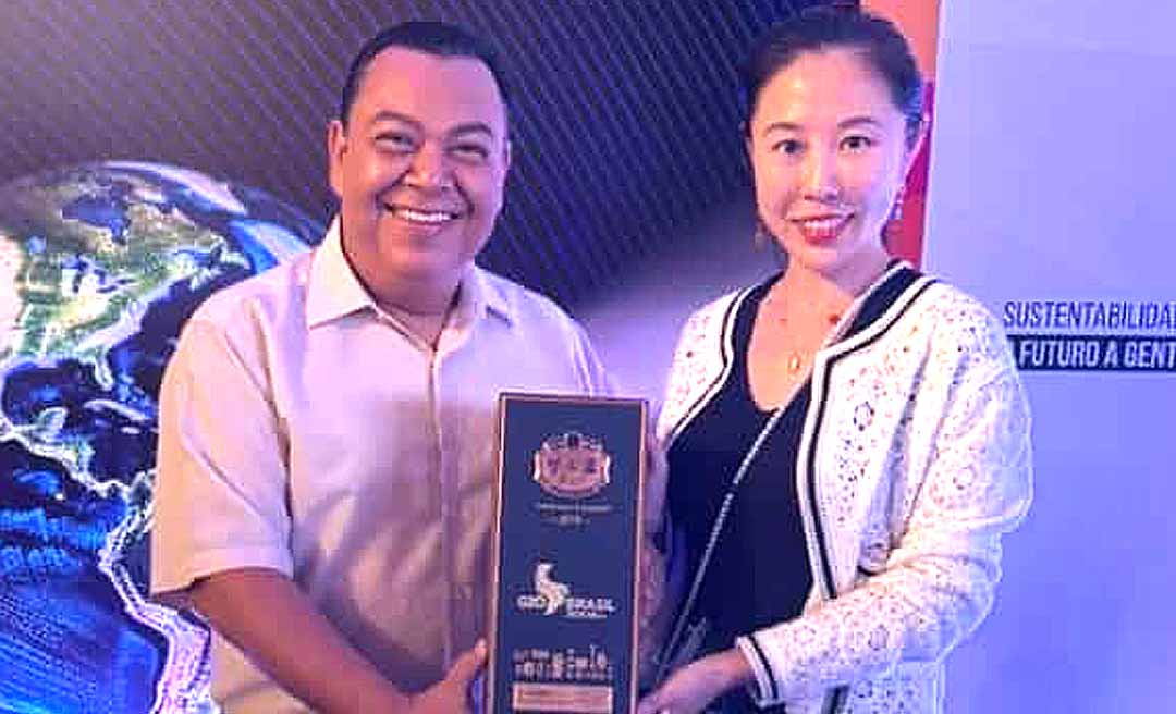 Superintendente da Pesca no Acre, Paulo Ximenes recebe prêmio de destaque do Brics, em Brasília