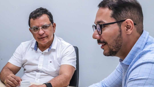 Gonzaga se reúne com empresário e professor da Ufac e pretende trazer indústria de biofertilizantes para o Acre