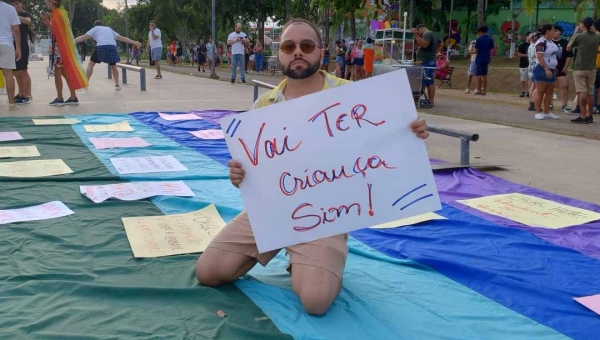 Parada LGBTQIA+ é realizada sem carros de som em Rio Branco e ativista diz que houve boicote