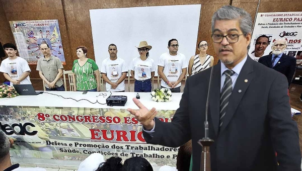 Em Congresso, Sinteac acata posicionamento de Edvaldo e pede fim do contrato com o Instituto Nosso Rumo e a escolha de nova banca para o concurso da Educação