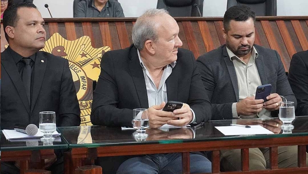 ‘Se tiver que suportar desgaste político com alguma categoria, em nome de manter a regularidade do pagamento, nós vamos optar pela regularidade, diz Luiz Calixto