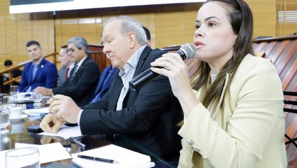 Michelle Melo exige respostas sobre corte no aluguel social e orçamento insuficiente para mulheres vítimas de violência