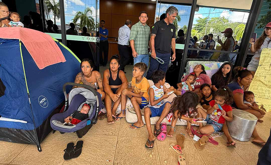 Sem tetos que estão acampados no hall da Aleac radicalizam e fecham entradas da Casa Legislativa