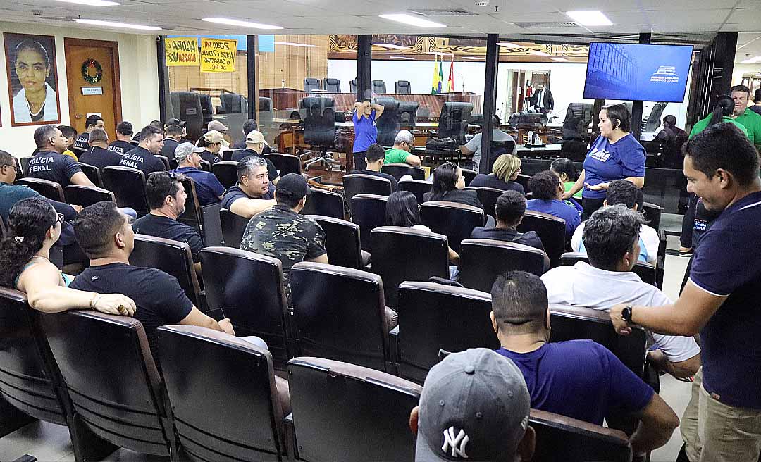 Policiais penais pedem apoio dos deputados na Aleac cobrando do Executivo auxílio e convocação de cadastro de reserva