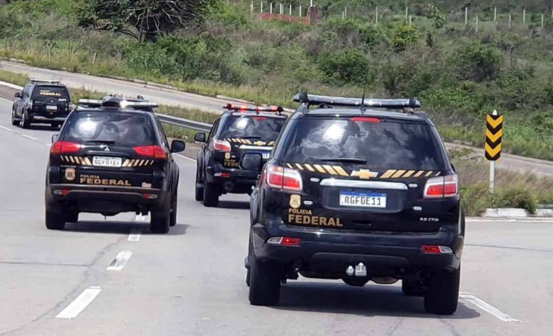 PF realiza operação contra organização criminosa especializada em contrabando de cigarros no Acre