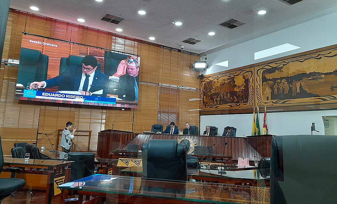 Sem consenso, deputados “cruzam os braços” e adiam votação do orçamento para quinta