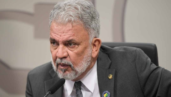 Petecão apresenta projeto para revitalização e diversificação econômica dos seringais amazônicos