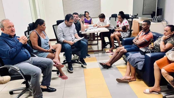 Governo e Prefeitura de Rio Branco se reúnem com representantes de famílias acampadas na Aleac para buscar soluções