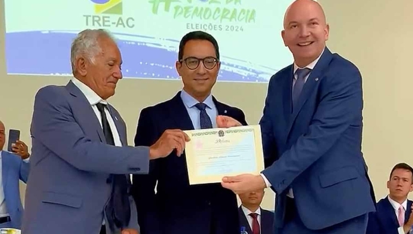 Gerlen Diniz é diplomado prefeito de Sena Madureira e diz: “vamos administrar para todos”