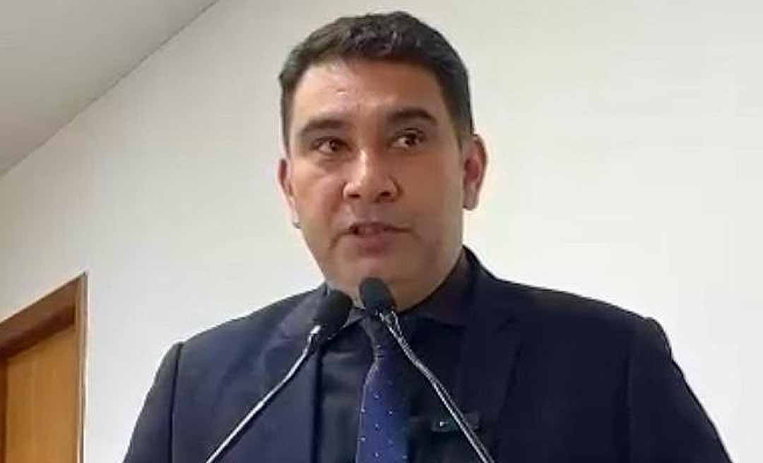 Samir Bestene parabeniza Bocalom e Gladson por decoração natalina e sugere transporte gratuito para famílias menos favorecidas prestigiarem o evento 