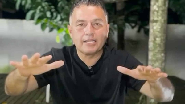 Eber Machado vai à comunidade rural, mostra situação de crianças em idade escolar fora da sala de aula e manda recado direto a Gladson e Bocalom