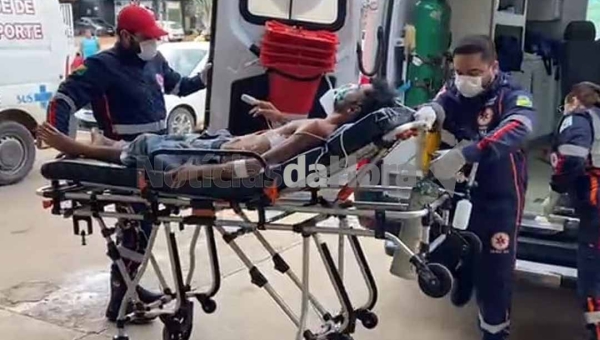 Homem é esfaqueado pela namorada após discussão no conjunto Tucumã, em Rio Branco