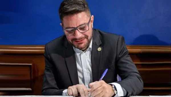 Gladson Cameli sanciona iniciativa que atualiza a Lei do IPVA, sem reajustes de alíquota