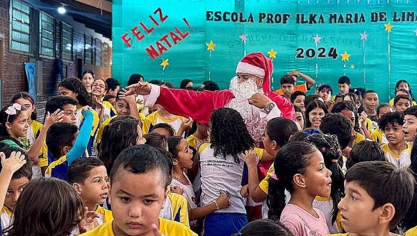Mais de sete mil brinquedos foram entregues a alunos de escolas estaduais em campanha de Natal do governo