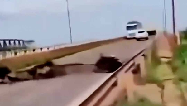 Ponte desaba entre Tocantins e Maranhão: vereador filmava rachaduras no momento do acidente