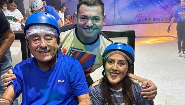 Junto com sua noiva, Bocalom inaugura pista de patinação no gelo em Rio Branco