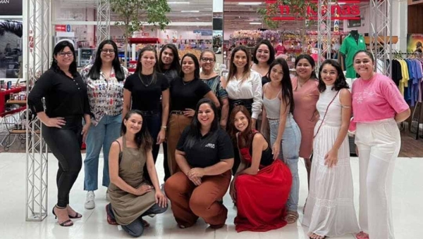 Exposição de réveillon da rede ‘Compre de uma Mamãe’ no Via Verde Shopping é apoiada pelo governo