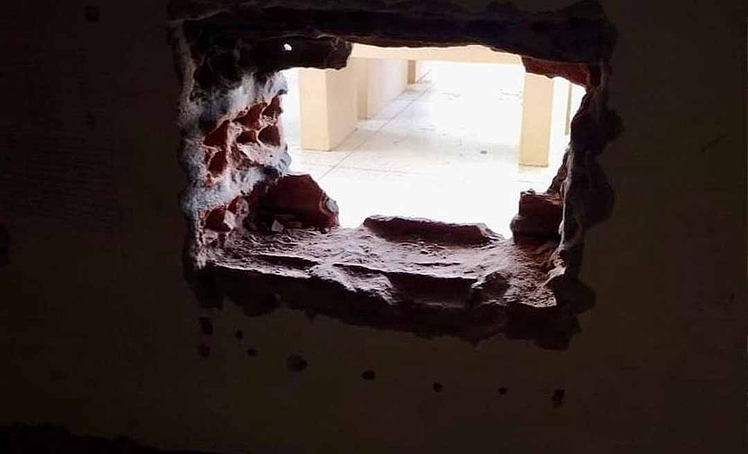 Tentativa de fuga em presídio de Cruzeiro do Sul é frustrada por agentes penitenciários; pelo menos 21 detentos tentaram escapar