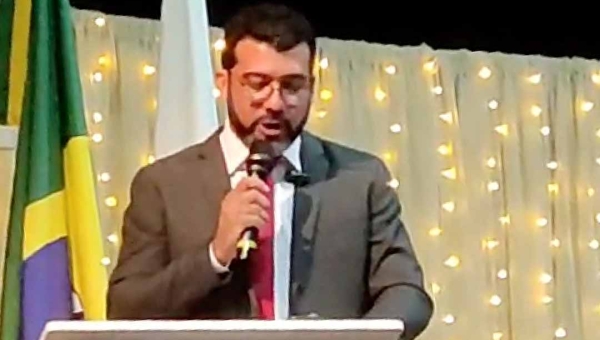 Em discurso na Câmara, André Kamai diz que elevado na Dias Martins serviu apenas para ‘emoldurar o nome do próprio prefeito’