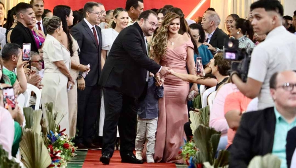 Frank Barros toma posse como prefeito de Boca do Acre e promete “reescrever” a história do município