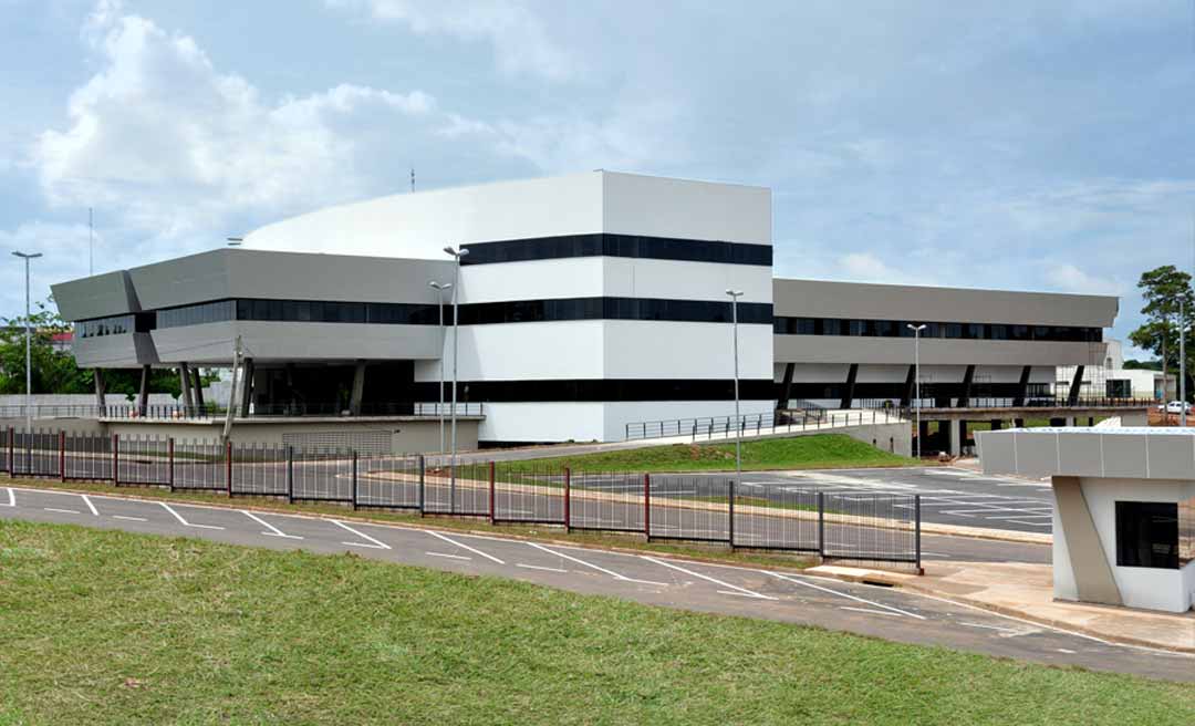 Tribunal de Justiça do Acre institui calendário de feriados e pontos facultativos de 2025